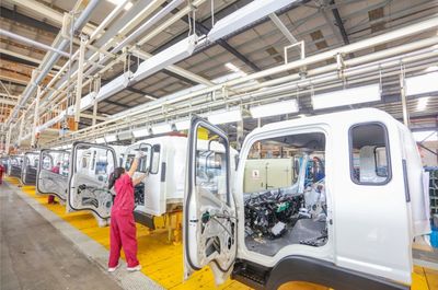 四川江淮建廠5周年首臺新能源輕卡下線，向著西南輕卡第一品牌邁進