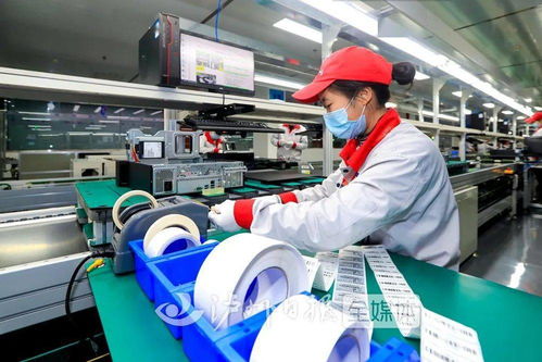 滿屏科技感丨一小時造出120臺電腦，揭秘“瀘州造”計算機的技術開發之路